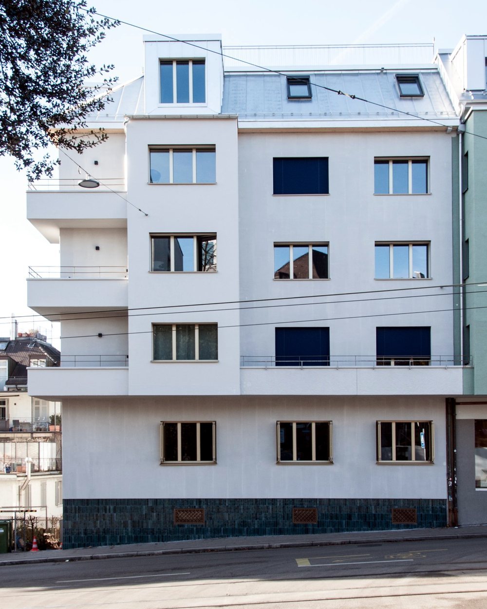 Apartment building, view of the facade